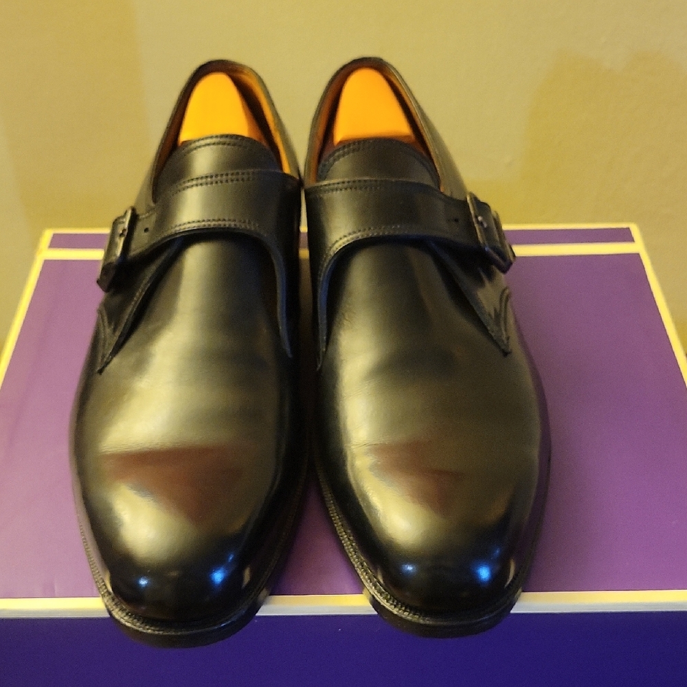 Elegant Black Leather Loafers